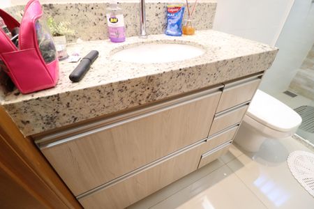 Casa para alugar com 250m², 4 quartos e 2 vagasBanheiro Social