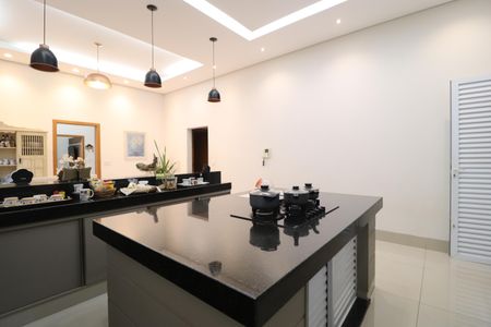 Casa para alugar com 250m², 4 quartos e 2 vagasCozinha