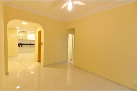 Apartamento para alugar com 84m², 2 quartos e sem vagaSala