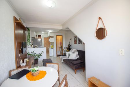 Sala de casa de condomínio à venda com 2 quartos, 65m² em Parque Xangri-lá, Contagem