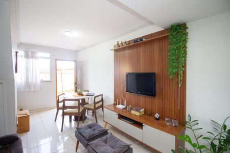 Sala de casa de condomínio à venda com 2 quartos, 65m² em Parque Xangri-lá, Contagem