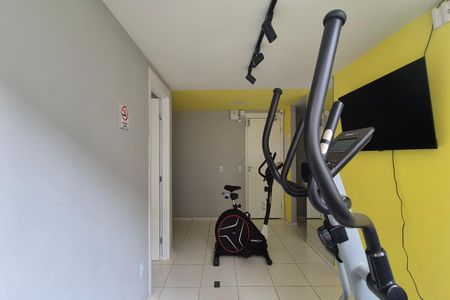 Apartamento à venda com 37m², 2 quartos e 1 vaga Apartamento à venda com 37m², 2 quartos e 1 vagaÁrea comum - Academia