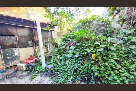 Quintal de casa à venda com 2 quartos, 200m² em Parada de Lucas, Rio de Janeiro