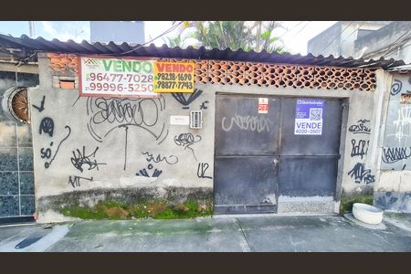 Casa à venda com 200m², 2 quartos e 2 vagas Casa à venda com 200m², 2 quartos e 2 vagasFrente do imóvel