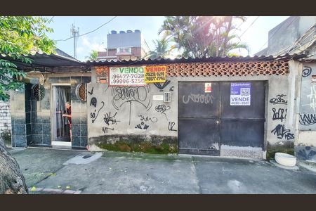 Casa à venda com 200m², 2 quartos e 2 vagas Casa à venda com 200m², 2 quartos e 2 vagasFrente do imóvel