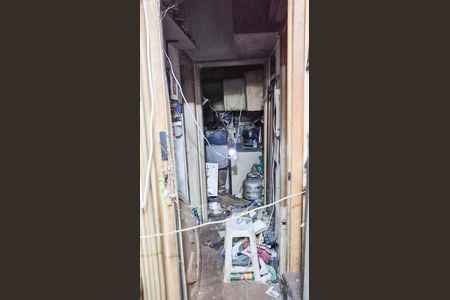 Casa à venda com 200m², 2 quartos e 2 vagas Casa à venda com 200m², 2 quartos e 2 vagasAcesso a outros cômodos