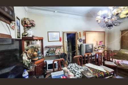 Casa à venda com 200m², 2 quartos e 2 vagas Casa à venda com 200m², 2 quartos e 2 vagasSala