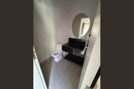 Casa à venda com 130m², 3 quartos e sem vaga Casa à venda com 130m², 3 quartos e sem vagaBanheiro