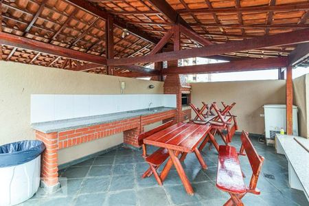 Apartamento para alugar com 60m², 2 quartos e 1 vaga Apartamento para alugar com 60m², 2 quartos e 1 vagaÁrea comum - Churrasqueira