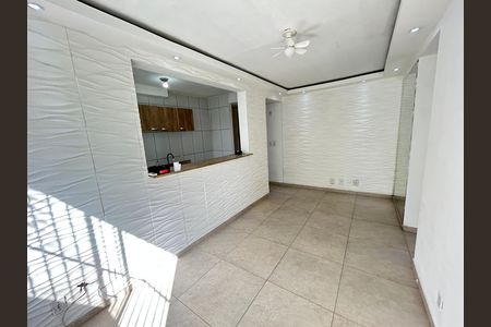 Sala de apartamento para alugar com 2 quartos, 45m² em Honório Gurgel, Rio de Janeiro