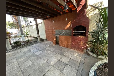 Apartamento para alugar com 45m², 2 quartos e 1 vagaÁrea comum - Churrasqueira