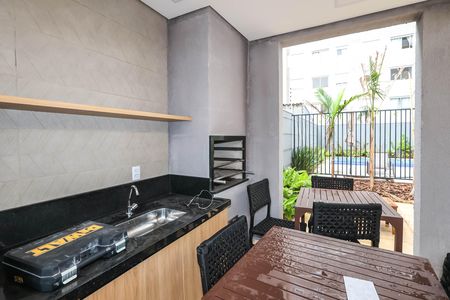 Apartamento para alugar com 38m², 2 quartos e sem vagaÁrea comum - Churrasqueira
