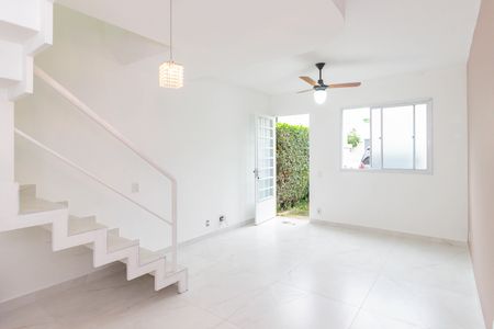 Sala de casa de condomínio para alugar com 2 quartos, 69m² em Jardim Felicidade (zona Oeste), São Paulo