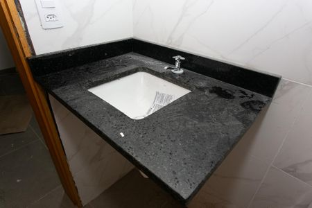 Apartamento para alugar com 65m², 2 quartos e 1 vaga Apartamento para alugar com 65m², 2 quartos e 1 vagaBanheiro