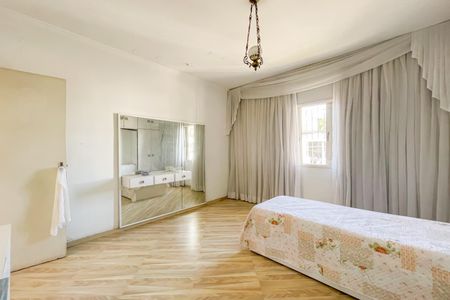 Casa à venda com 410m², 3 quartos e 5 vagas Casa à venda com 410m², 3 quartos e 5 vagasQuarto 2