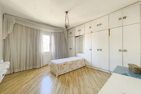 Casa à venda com 410m², 3 quartos e 5 vagas Casa à venda com 410m², 3 quartos e 5 vagasQuarto 2