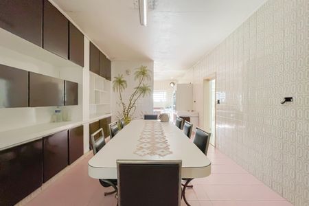 Casa à venda com 410m², 3 quartos e 5 vagas Casa à venda com 410m², 3 quartos e 5 vagasCopa e Cozinha