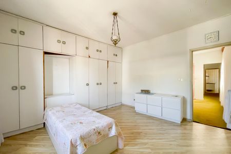 Casa à venda com 410m², 3 quartos e 5 vagas Casa à venda com 410m², 3 quartos e 5 vagasQuarto 2