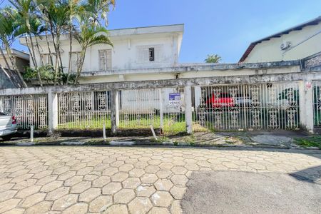 Casa à venda com 410m², 3 quartos e 5 vagas Casa à venda com 410m², 3 quartos e 5 vagasFachada