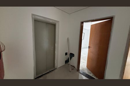 Apartamento à venda com 140m², 2 quartos e 2 vagas Apartamento à venda com 140m², 2 quartos e 2 vagasElevador