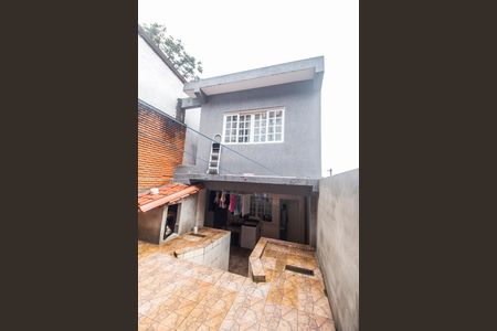 Casa para alugar com 247m², 4 quartos e 3 vagas Casa para alugar com 247m², 4 quartos e 3 vagasFachada