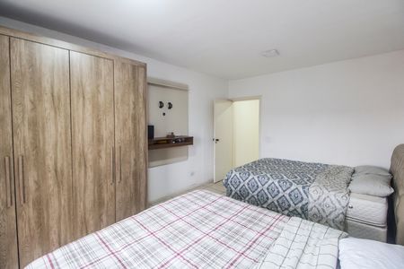 Casa para alugar com 247m², 4 quartos e 3 vagas Casa para alugar com 247m², 4 quartos e 3 vagasSuíte