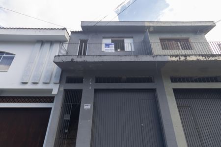 Casa para alugar com 60m², 2 quartos e 1 vaga Casa para alugar com 60m², 2 quartos e 1 vagaFachada