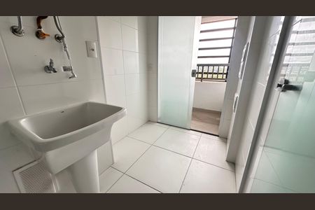 Apartamento para alugar com 67m², 2 quartos e 1 vaga