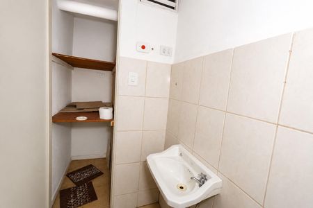 Banheiro de kitnet/studio à venda com 1 quarto, 22m² em Bela Vista, São Paulo