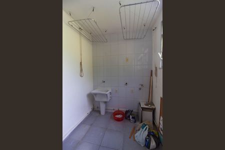 Apartamento à venda com 70m², 2 quartos e sem vaga Apartamento à venda com 70m², 2 quartos e sem vagaCozinha e Área de Serviço