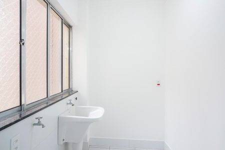 Apartamento para alugar com 67m², 2 quartos e 1 vagaÁrea de serviço