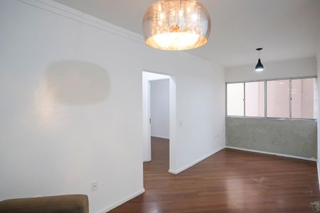 Apartamento para alugar com 67m², 2 quartos e 1 vagaSala