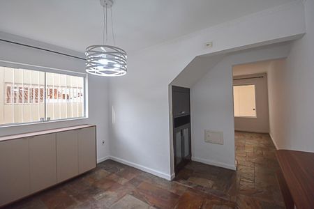 Casa para alugar com 180m², 3 quartos e 2 vagas Casa para alugar com 180m², 3 quartos e 2 vagasCopa