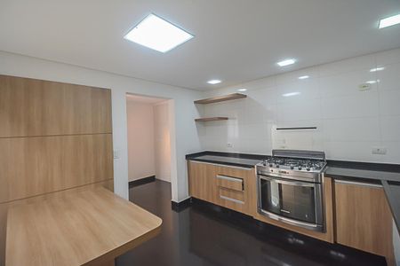 Casa para alugar com 180m², 3 quartos e 2 vagas Casa para alugar com 180m², 3 quartos e 2 vagasCozinha