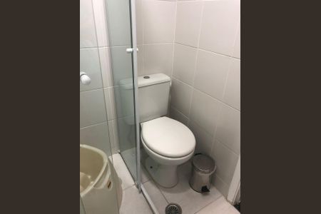 Banheiro de apartamento à venda com 2 quartos, 58m² em Vila Iracema, Barueri