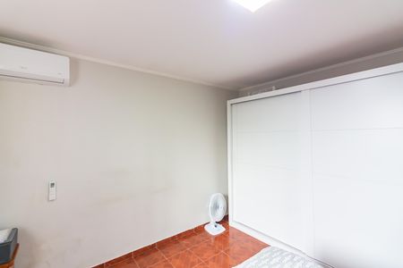 Casa à venda com 155m², 2 quartos e 2 vagas Casa à venda com 155m², 2 quartos e 2 vagasQuarto 1