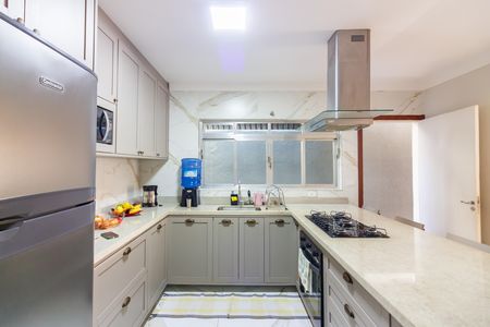 Casa à venda com 155m², 2 quartos e 2 vagas Casa à venda com 155m², 2 quartos e 2 vagasCozinha