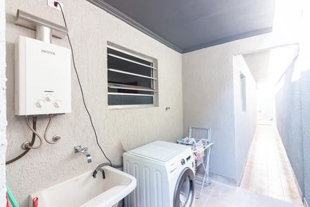 Casa à venda com 155m², 2 quartos e 2 vagas Casa à venda com 155m², 2 quartos e 2 vagasLavanderia
