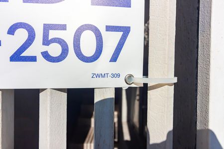 Casa à venda com 155m², 2 quartos e 2 vagas Casa à venda com 155m², 2 quartos e 2 vagasCode