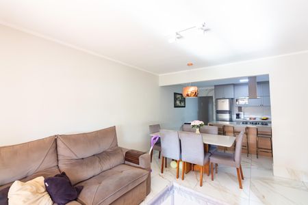 Casa à venda com 155m², 2 quartos e 2 vagas Casa à venda com 155m², 2 quartos e 2 vagasSala