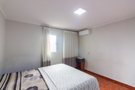Casa à venda com 155m², 2 quartos e 2 vagas Casa à venda com 155m², 2 quartos e 2 vagasQuarto 1