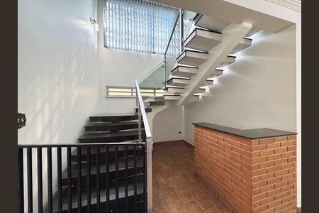 Casa para alugar com 250m², 3 quartos e 4 vagas Casa para alugar com 250m², 3 quartos e 4 vagasBar da Sala