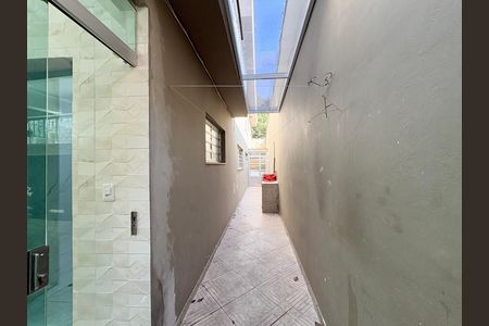 Casa para alugar com 250m², 3 quartos e 4 vagas Casa para alugar com 250m², 3 quartos e 4 vagasCorredor lateral