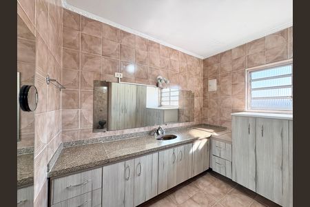 Casa para alugar com 250m², 3 quartos e 4 vagas Casa para alugar com 250m², 3 quartos e 4 vagasBanheiro da Suíte