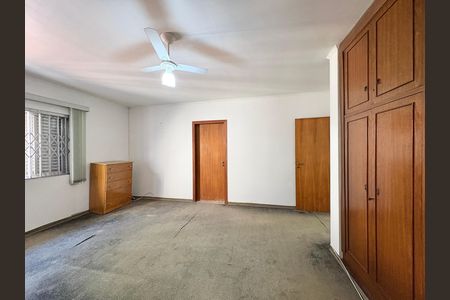 Casa para alugar com 250m², 3 quartos e 4 vagas Casa para alugar com 250m², 3 quartos e 4 vagasSuíte