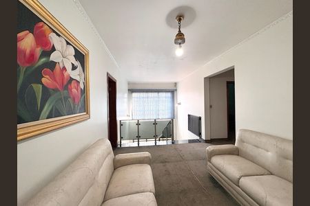 Casa para alugar com 250m², 3 quartos e 4 vagas Casa para alugar com 250m², 3 quartos e 4 vagasHall dos Quartos