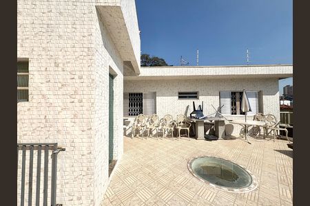 Casa para alugar com 250m², 3 quartos e 4 vagas Casa para alugar com 250m², 3 quartos e 4 vagasÁrea externa