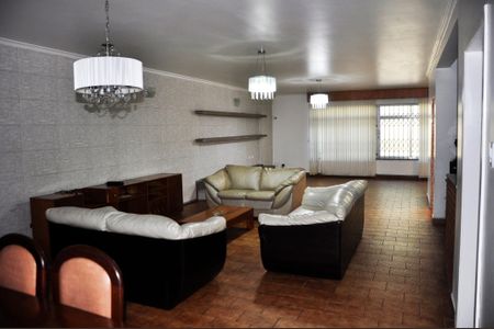 Casa para alugar com 3 quartos, 250m² em Jardim Sao Jose, São Paulo
