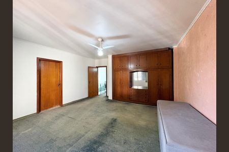 Casa para alugar com 250m², 3 quartos e 4 vagas Casa para alugar com 250m², 3 quartos e 4 vagasSuíte