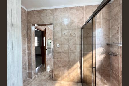Casa para alugar com 250m², 3 quartos e 4 vagas Casa para alugar com 250m², 3 quartos e 4 vagasBanheiro da Suíte